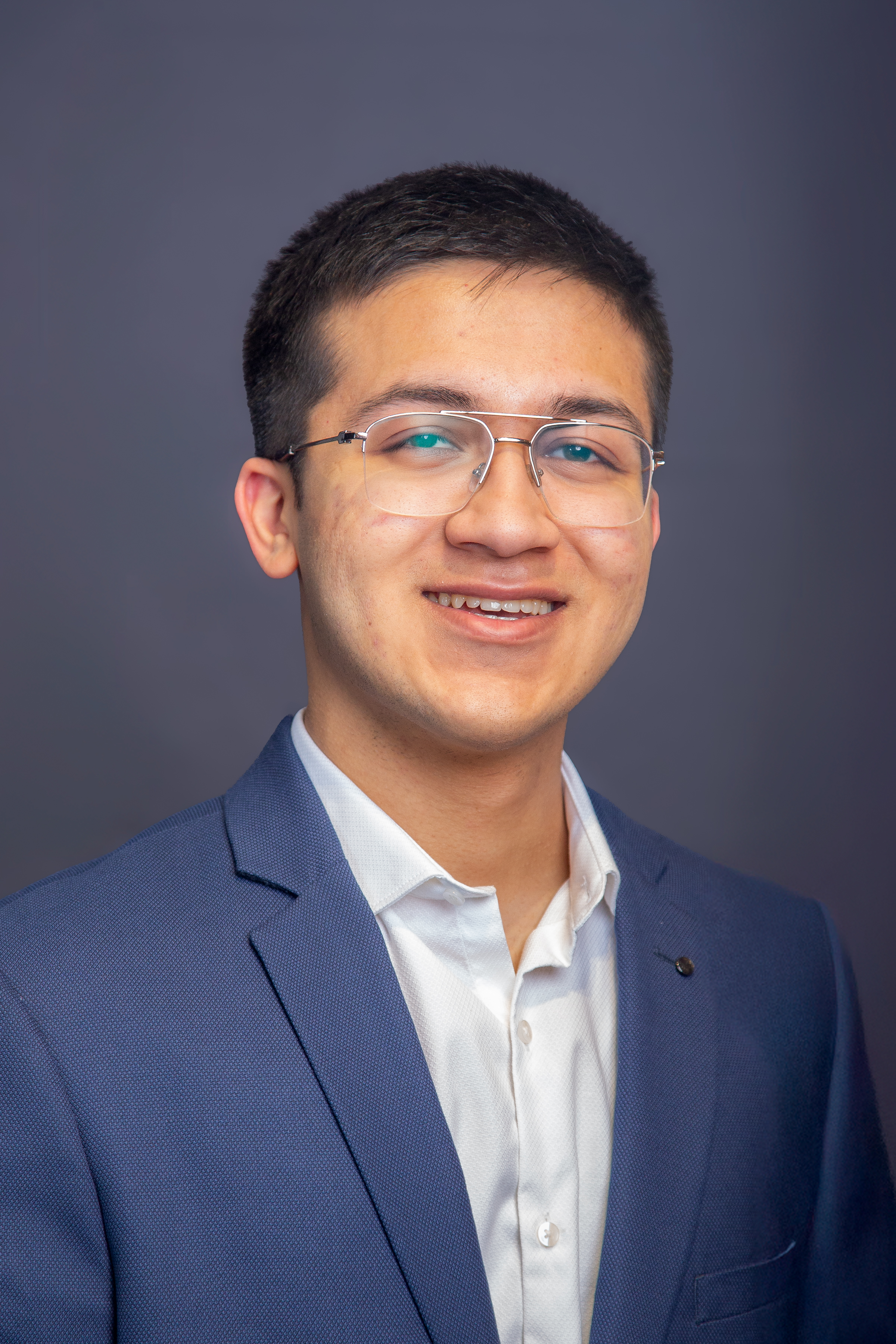 Dhruv's headshot